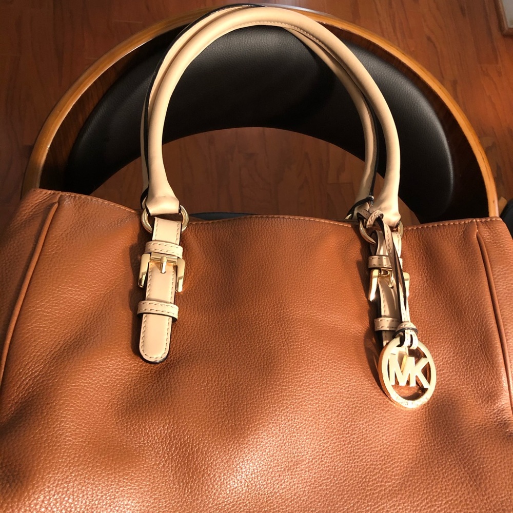 Michael Kors Leather Tote (Chesnut)